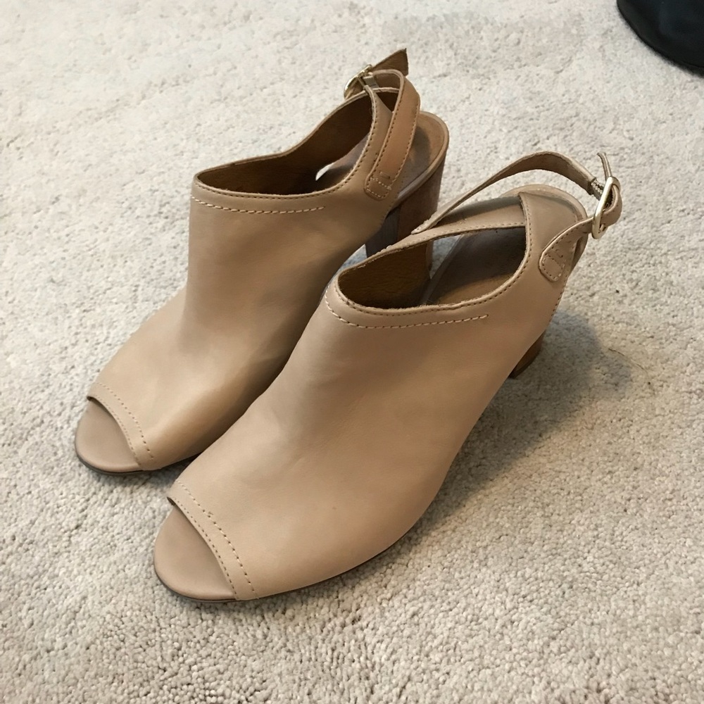 Nude Clark suede peep toe sling backs, size 9